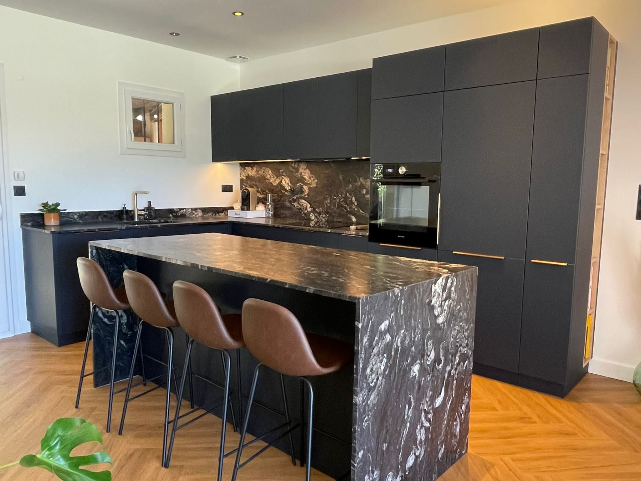 Rénovation d'une cuisine contemporaine à Nîmes